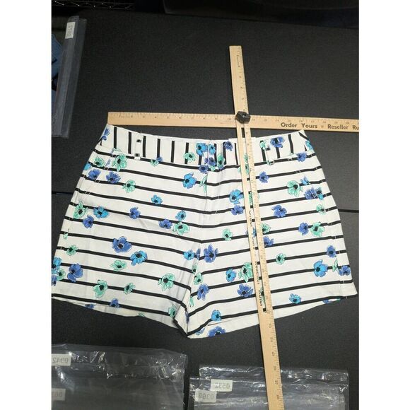 NWT ELLE White Black Blue Floral Striped Mid Waist Cotton Shorts 4" Inseam Women - Picture 7 of 7